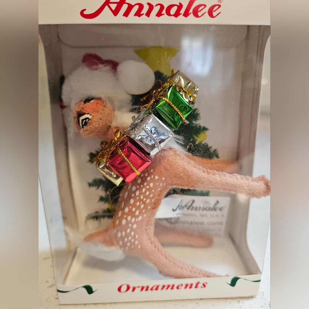 Annalee 4 inch fawn w gifts ornament - Picture 3 of 4